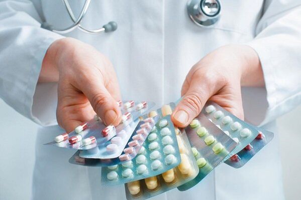 liječnik odabire antibiotike za prostatitis